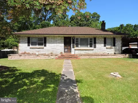 8470 Bussenius Rd, Pasadena, MD 21122 photo 2