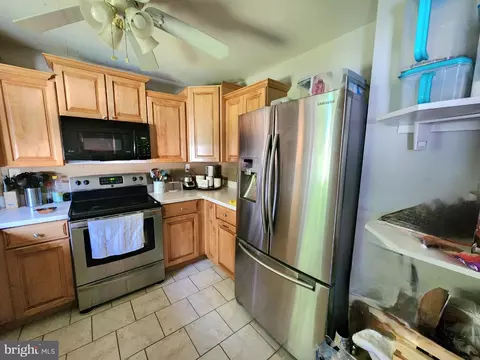 250 Carroll Rd, Pasadena, MD 21122 photo 3