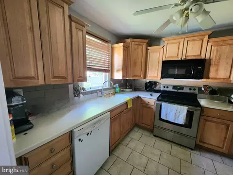 250 Carroll Rd, Pasadena, MD 21122 photo 2