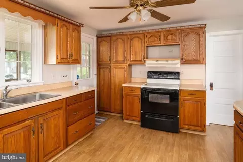 2124 Lake Dr, Pasadena, MD 21122 photo 48