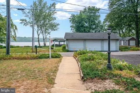 2124 Lake Dr, Pasadena, MD 21122 photo 53