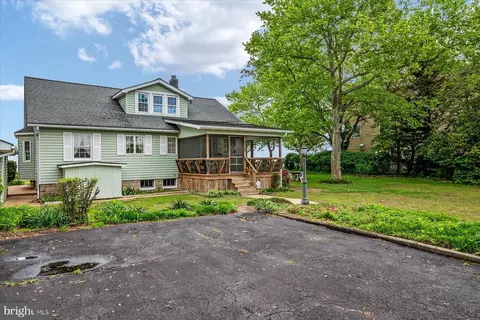 2124 Lake Dr, Pasadena, MD 21122 photo 17