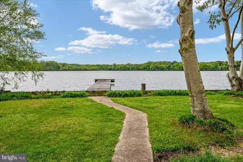 2124 Lake Dr, Pasadena, MD 21122 photo 26