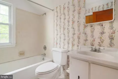 2124 Lake Dr, Pasadena, MD 21122 photo 46