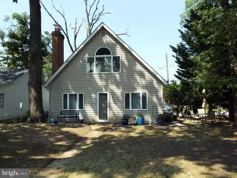 1728 Grandview Rd, Pasadena, MD 21122