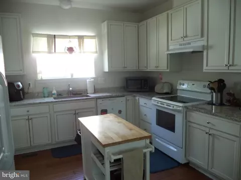 8056 Outing Ave, Pasadena, MD 21122 photo 5