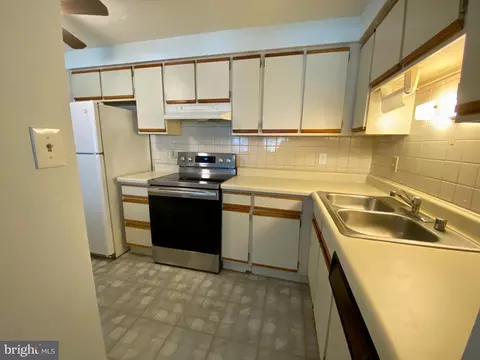 8030 B Abbey Ct #B, Pasadena, MD 21122 photo 12