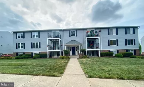 8030 Abbey Ct #B, Pasadena, MD 21122