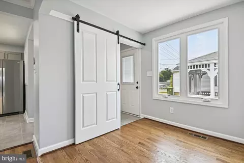 5718 Moore St, Brooklyn, MD 21225 photo 3