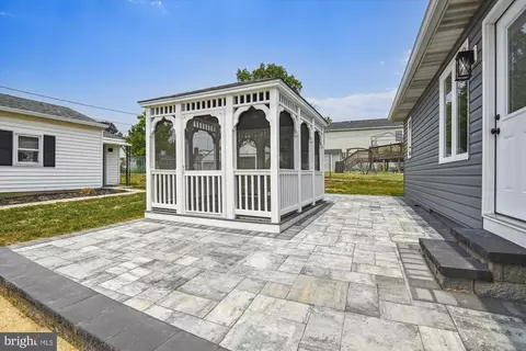 5718 Moore St, Brooklyn, MD 21225 photo 2