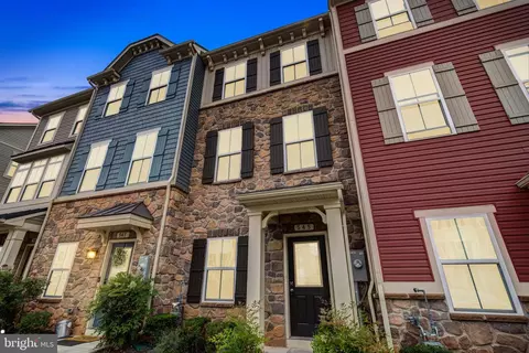 545 White Oak Dr, Glen Burnie, MD 21060