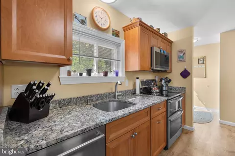 1203 Cedar Ln, Edgewater, MD 21037 photo 8