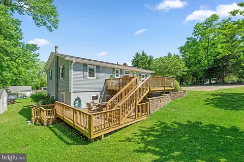 1203 Cedar Ln, Edgewater, MD 21037