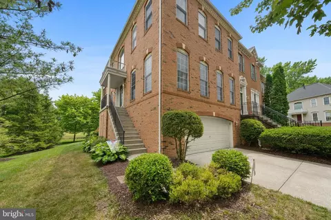 100 Waterside Ct, Edgewater, MD 21037