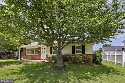 8463 Miramar Rd, Pasadena, MD 21122