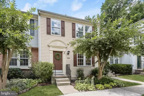1215 Julie Ct, Arnold, MD 21012
