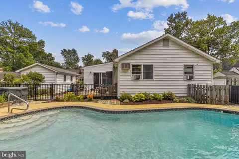 906 Severn Ave, Edgewater, MD 21037 photo 3