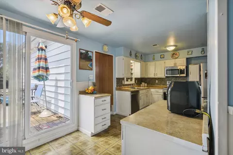 906 Severn Ave, Edgewater, MD 21037 photo 14