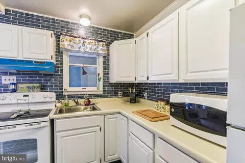 906 Severn Ave, Edgewater, MD 21037 photo 43