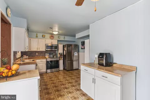 906 Severn Ave, Edgewater, MD 21037 photo 13