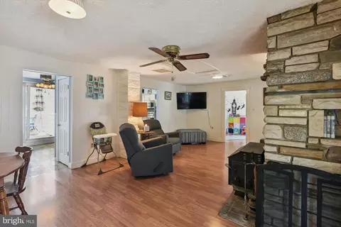 906 Severn Ave, Edgewater, MD 21037 photo 34