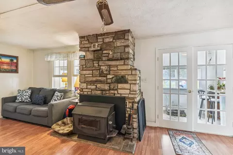 906 Severn Ave, Edgewater, MD 21037 photo 32