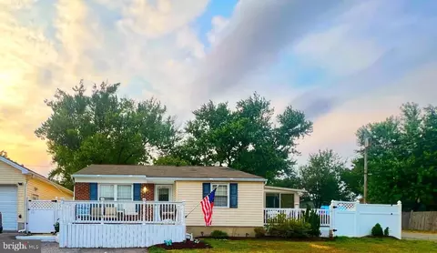 121 Bar Harbor Rd, Pasadena, MD 21122