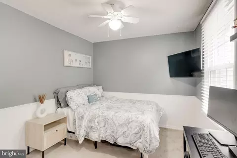 8127 Tower Bridge Dr, Pasadena, MD 21122 photo 5