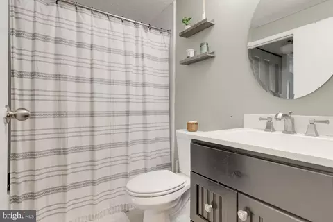 8127 Tower Bridge Dr, Pasadena, MD 21122 photo 11
