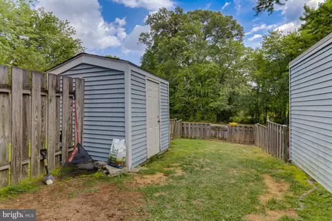 8127 Tower Bridge Dr, Pasadena, MD 21122 photo 10