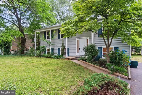 996 Saint Johns Dr, Annapolis, MD 21409