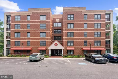600 Mckinsey Park Dr #402, Severna Park, MD 21146