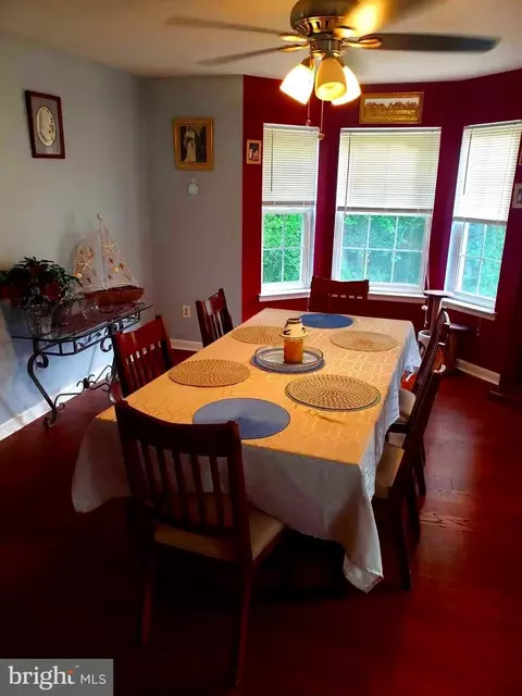 901 9th St, Pasadena, MD 21122 photo 4