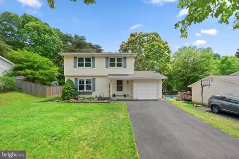 1521 Wampanoag Dr, Severn, MD 21144