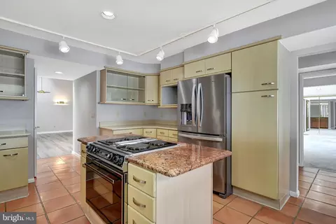 529 Sylview Dr, Pasadena, MD 21122 photo 17