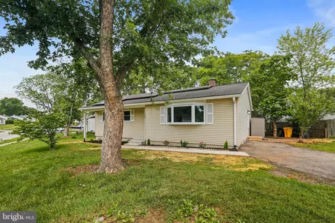 368 Cecilton S, Laurel, MD 20724 photo 2