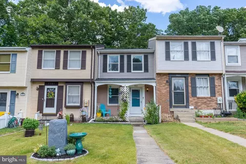 7909 Wellesley Ct, Pasadena, MD 21122