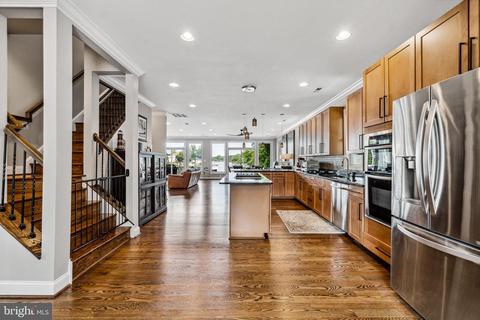 1222 Meadow View Rd, Pasadena, MD 21122 photo 5