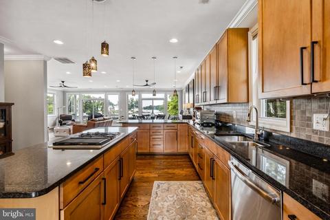 1222 Meadow View Rd, Pasadena, MD 21122 photo 18
