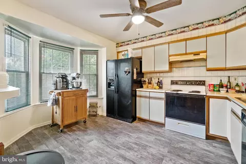 8222 Appalachian Dr, Pasadena, MD 21122 photo 8