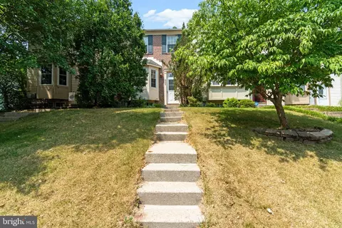 8222 Appalachian Dr, Pasadena, MD 21122