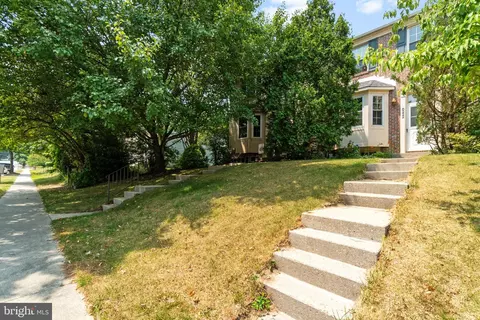 8222 Appalachian Dr, Pasadena, MD 21122 photo 2