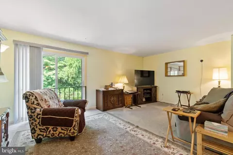 8222 Appalachian Dr, Pasadena, MD 21122 photo 6