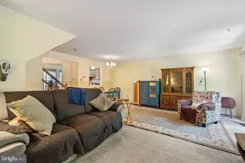 8222 Appalachian Dr, Pasadena, MD 21122 photo 5
