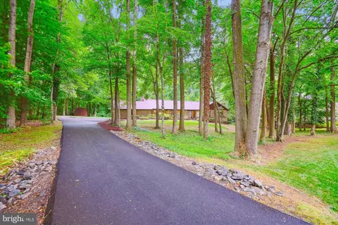1758 Meadow Hill Dr, Annapolis, MD 21409
