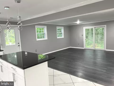 Living - 1229 Wrighton Rd, Lothian, MD 20711 photo 8 of 12