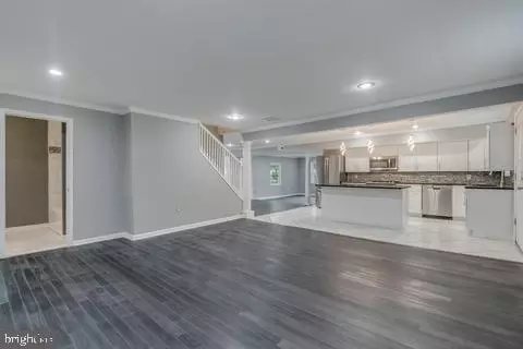 Living - 1229 Wrighton Rd, Lothian, MD 20711 photo 3 of 12