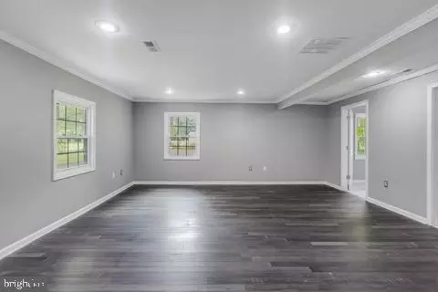 Living - 1229 Wrighton Rd, Lothian, MD 20711 photo 6 of 12