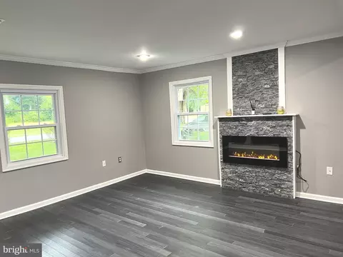 Living - 1229 Wrighton Rd, Lothian, MD 20711 photo 10 of 12