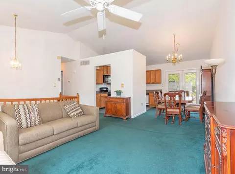 7797 Catherine Ave, Pasadena, MD 21122 photo 9